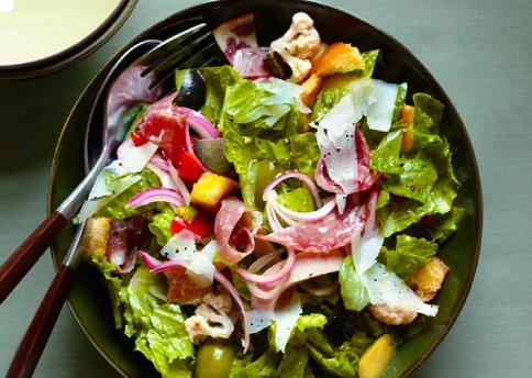 Read more about the article Experience Freshness and Flavor at the Top Salad House in Woodbridge